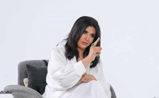 منى الشاذلي منى الشاذلي
