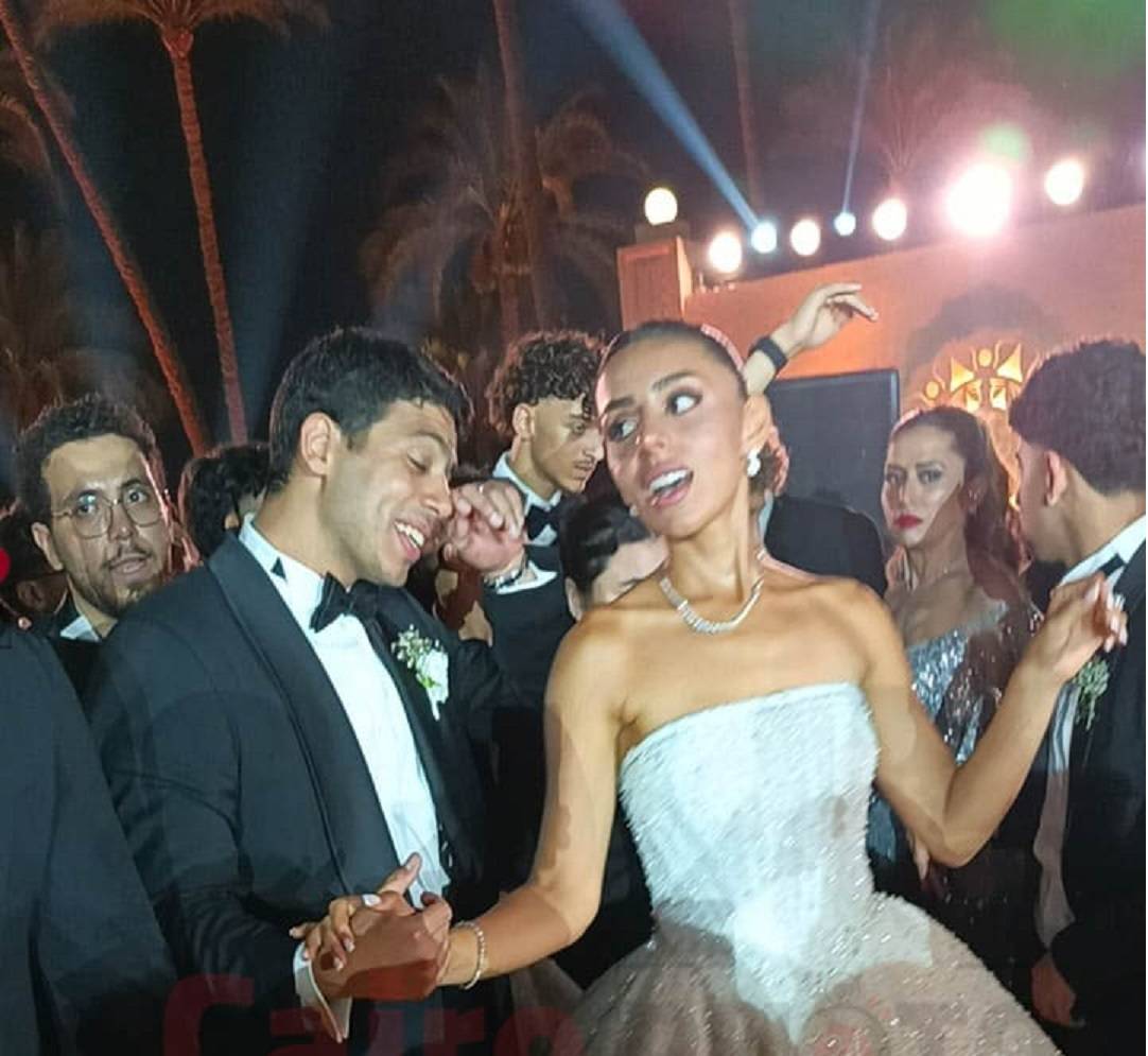 أسرة عادل إمام تحتفل بزفاف حفيده بحضور النجوم (فيديو وصور)