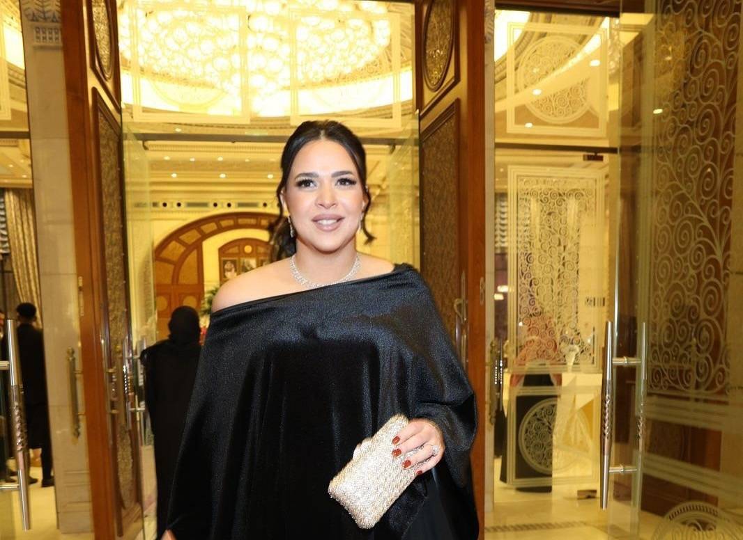 هكذا بدت إيمي سمير غانم في أول ظهور لها بعد إنجاب طفلتها