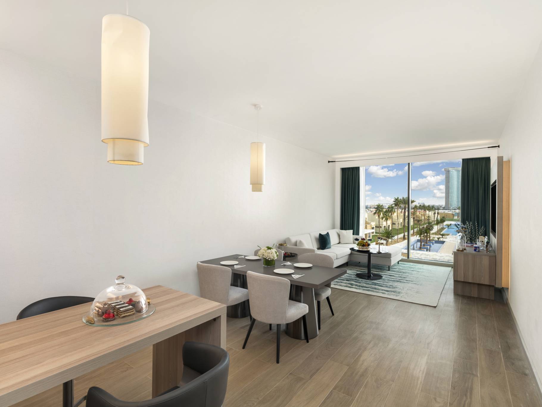 EXECUTIVE SUITE