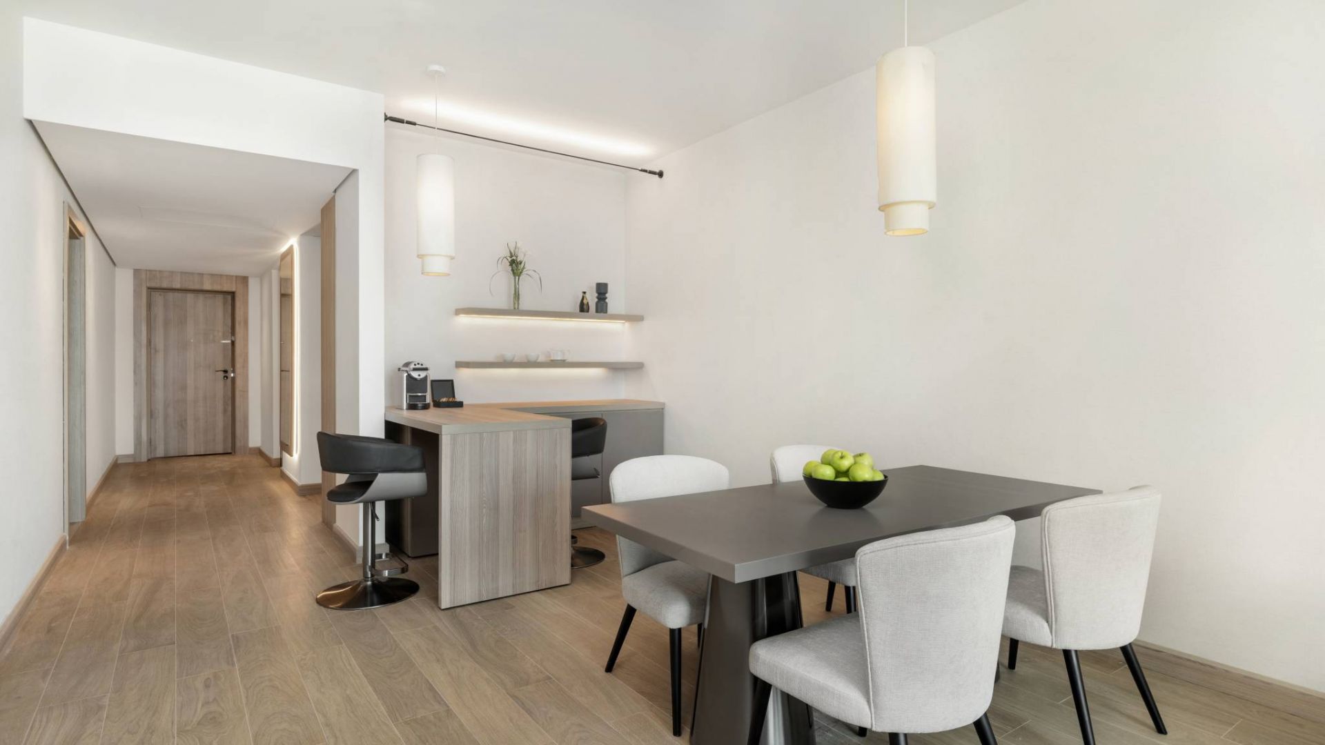 EXECUTIVE SUITE