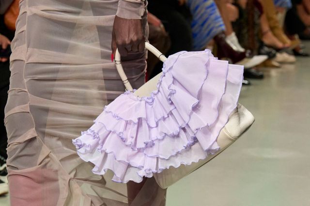 إستير ماناس Ester Manas