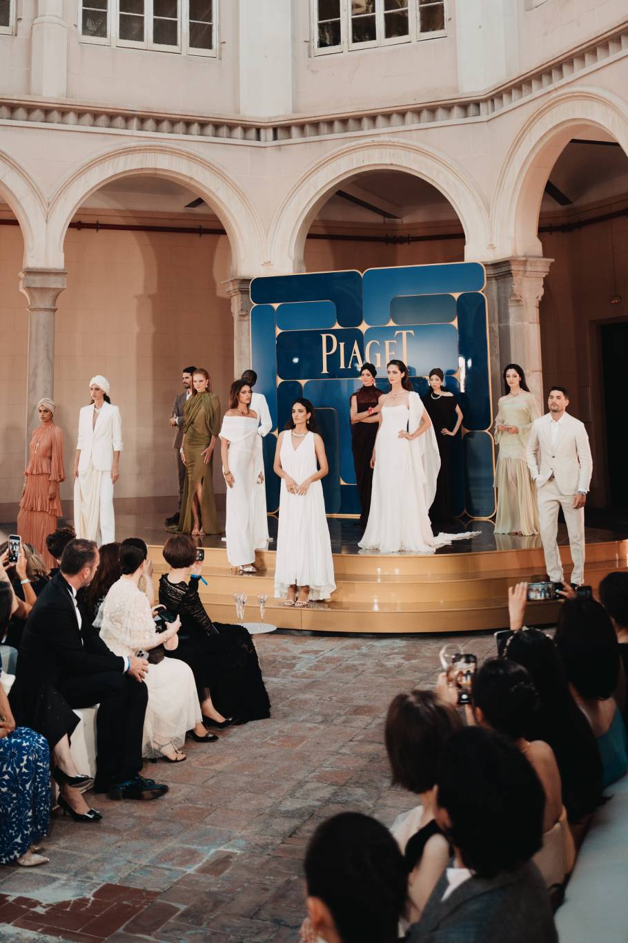 تشكيلة Piaget الجديدة من المجوهرات الراقية... Shapes of Extraleganza