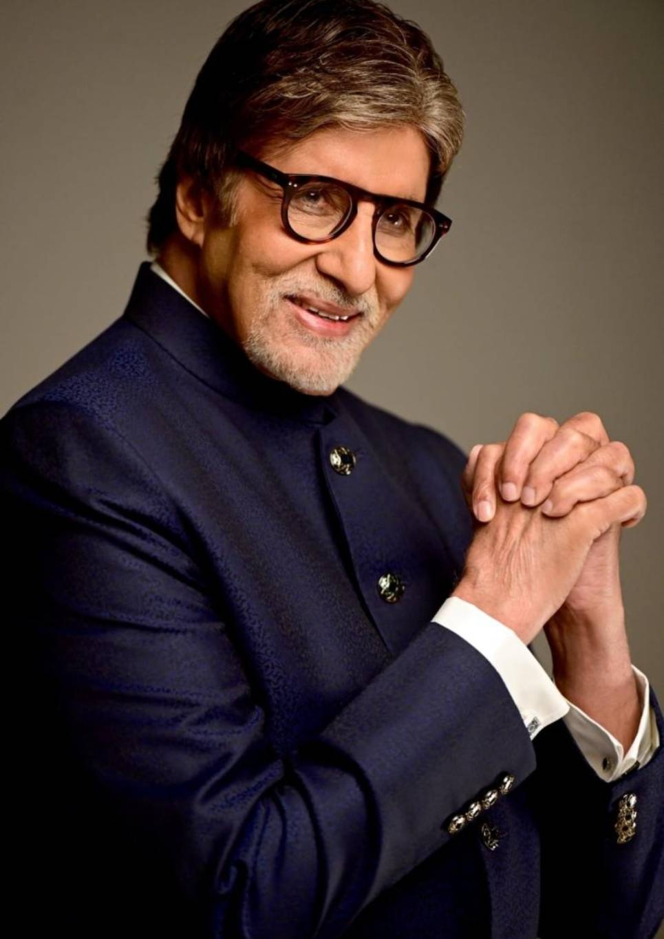 أميتاب باتشان يردّ على اتّهامه بتعاطي المخدرات والخَرف