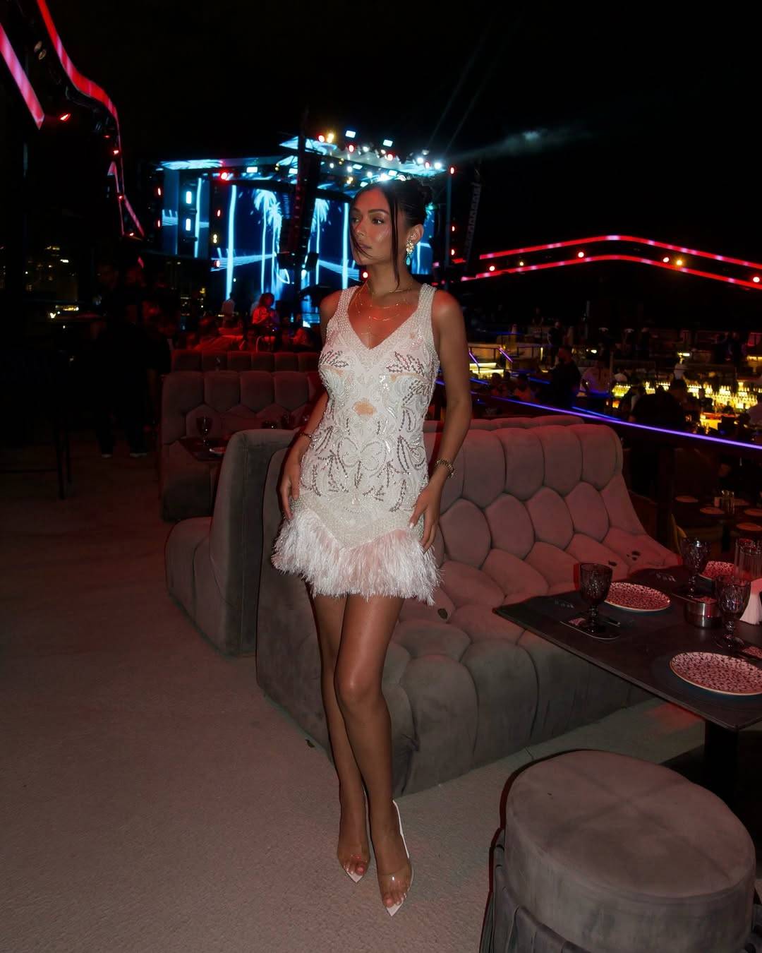 إطلالات شوق الهادي في لبنان: أناقة صيفية تخطف الأنظار