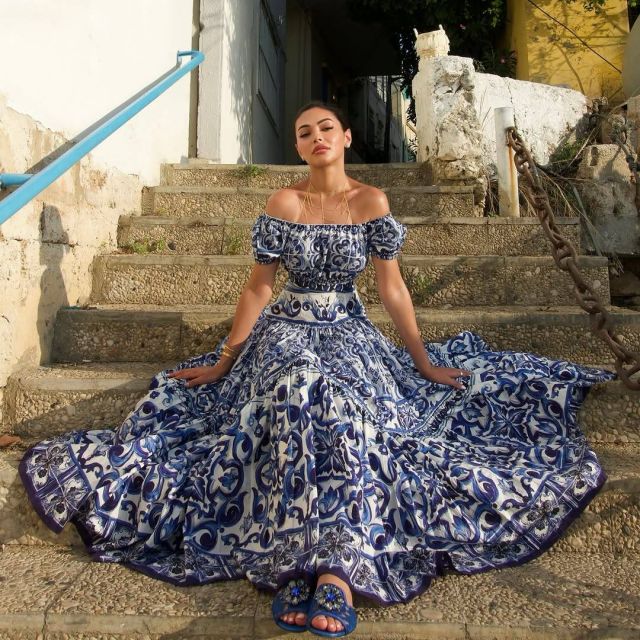 شوق الهادي بفستان من 