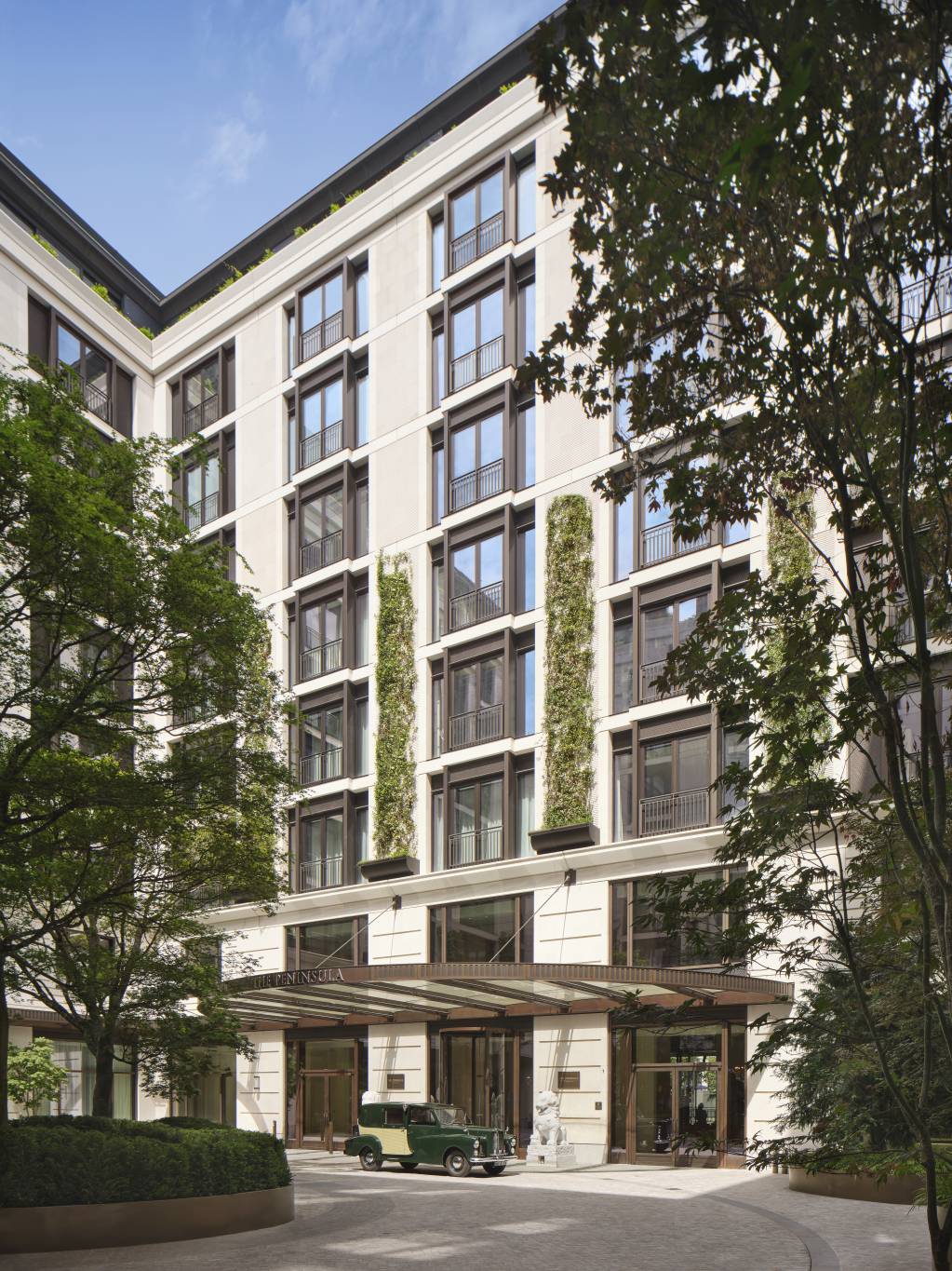 The Peninsula London Courtyard The Peninsula London Courtyard