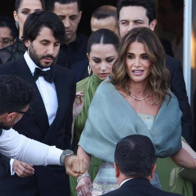 الأميرة إيمان خلف الملكة رانيا