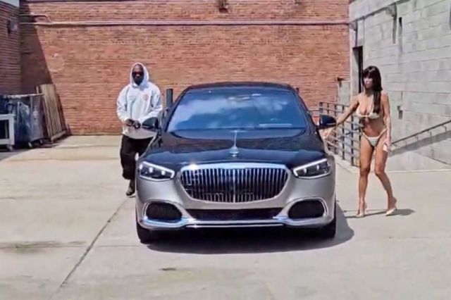 بيانكا سينسوري بملابس من الحلوى