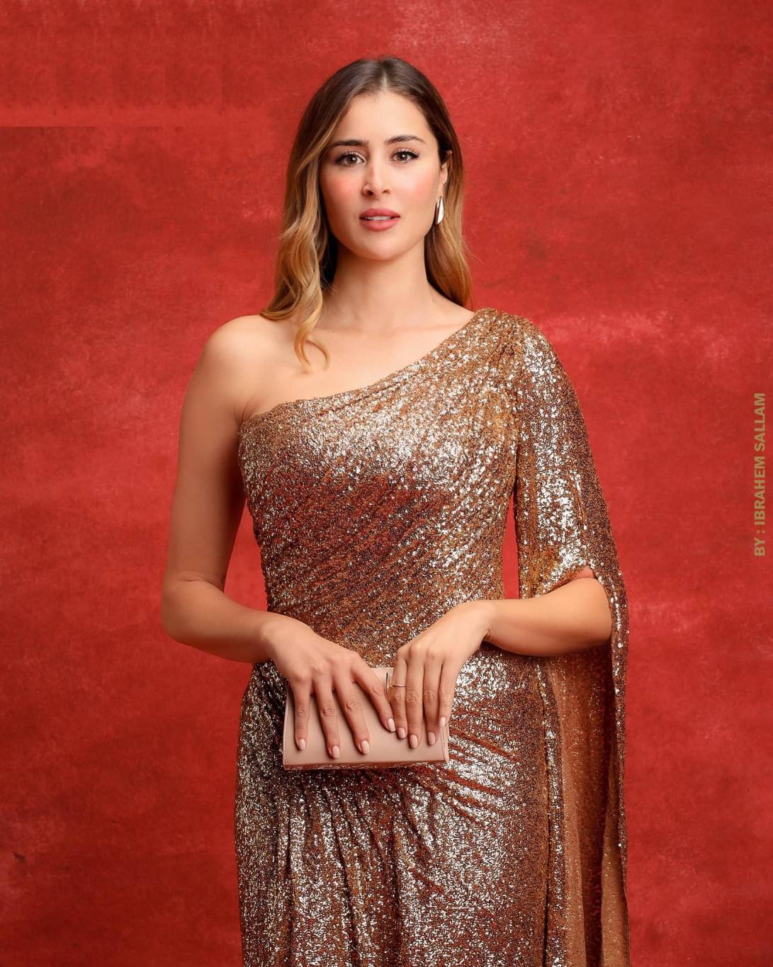 عائشة بن أحمد تعلن إصابتها في قدمها