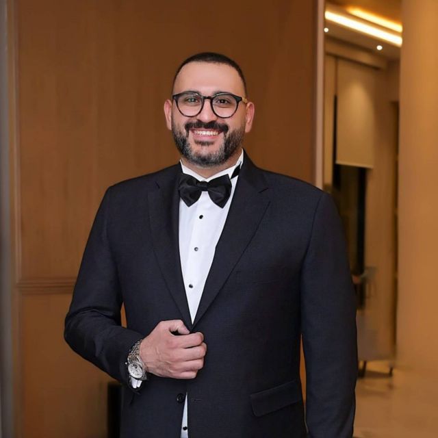 أكرم حسني ينسحب غاضباً من موقع التصوير (فيديو)