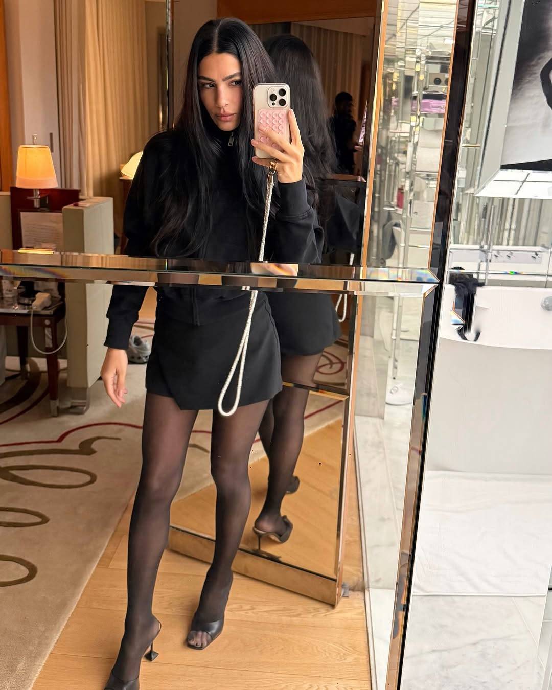 هدى المفتي تكشف حقيقة علاقتها بويجز وموقفها من الشائعات (فيديو)