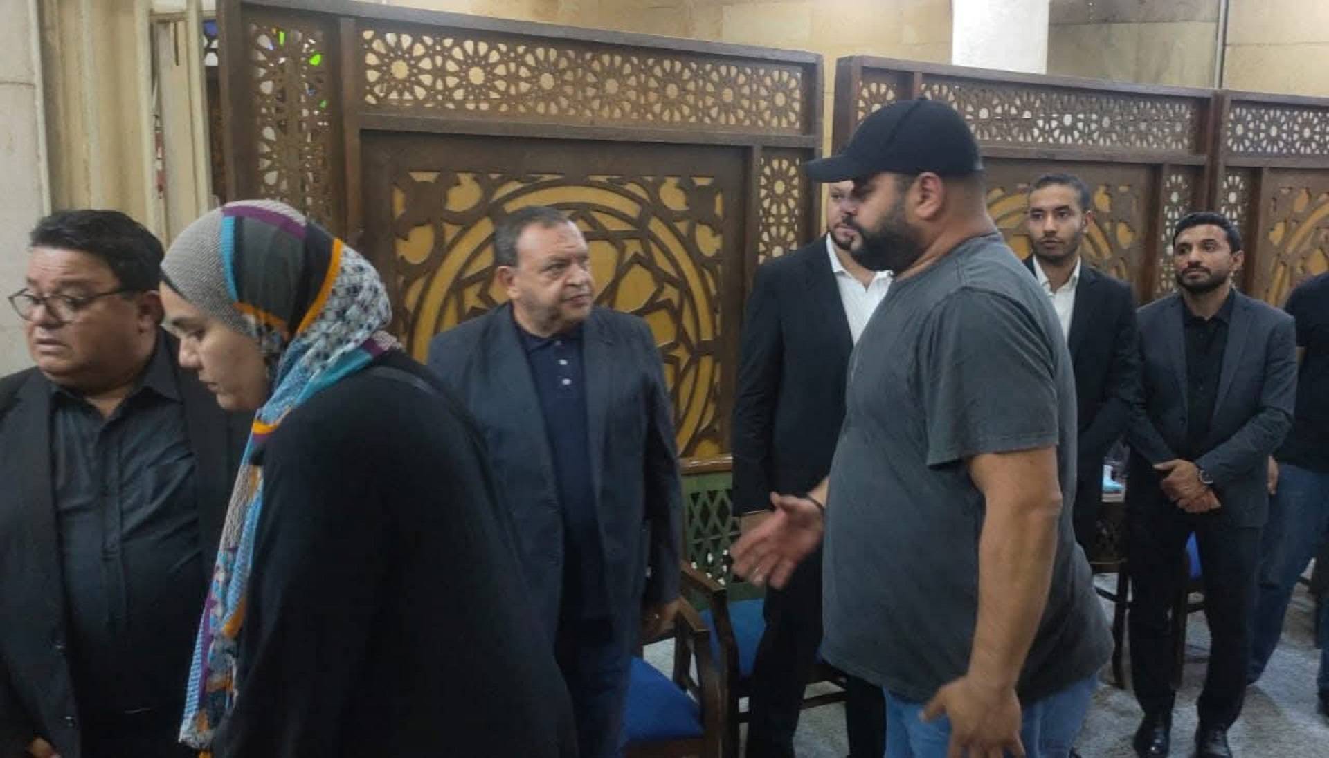 محمد ممدوح يقدّم واجب العزاء