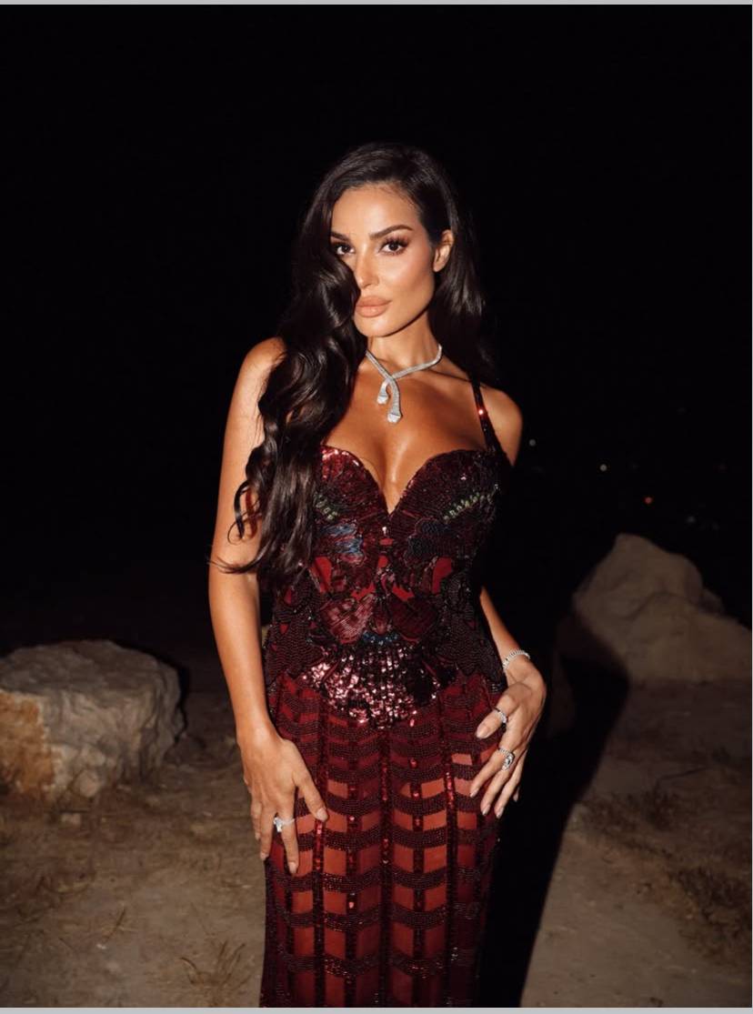 هل عادت نادين نسيب نجيم إلى خطيبها... 