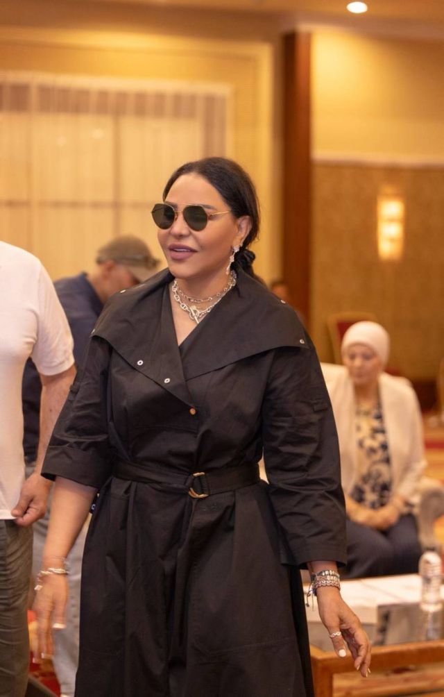 بالفيديو أحلام تصل جرش بفستان أسود من Hermès