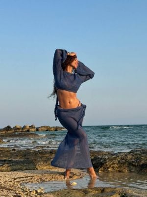 ميريام فارس تحبس الأنفاس بإطلالة بحرية جريئة... وتمنع التعليقات (صور)