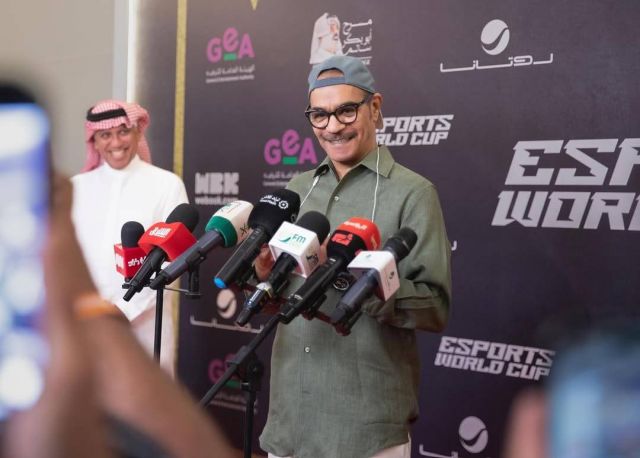 رابح صقر يتعرض لوعكة صحية مفاجئة على المسرح (فيديو)