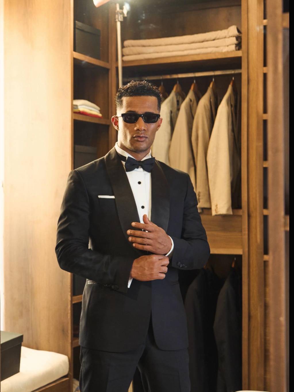 محمد رمضان بإطلالة جديدة وسيارة على المسرح (فيديو)