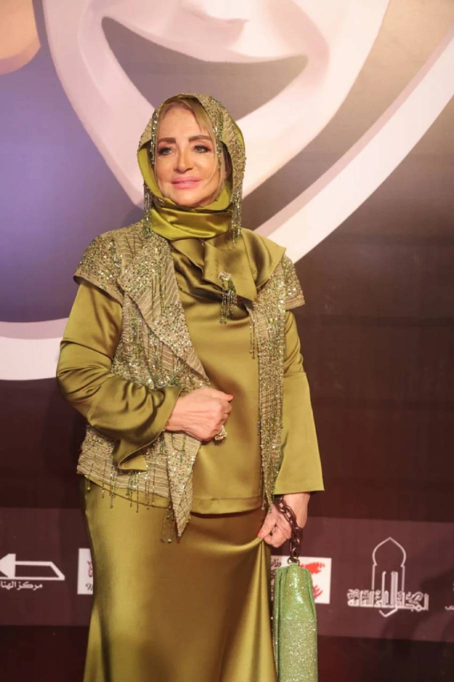 شهيرة تدافع عن ابنتها رانيا محمود ياسين بعد الهجوم عليها