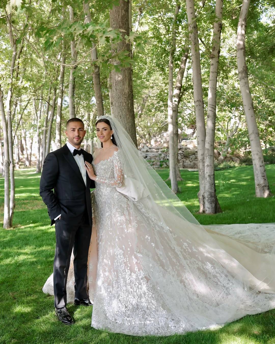 النجوم يصلون زفاف سيليو صعب وزين قطامي... هاندا أرتشيل وسيرين عبد النور وإليسا في اللقطات الأولى (فيديو)