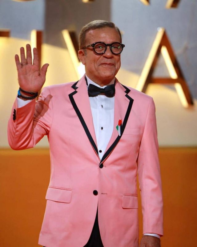 شريف منير يعلّق على صورته مع أحمد السقا