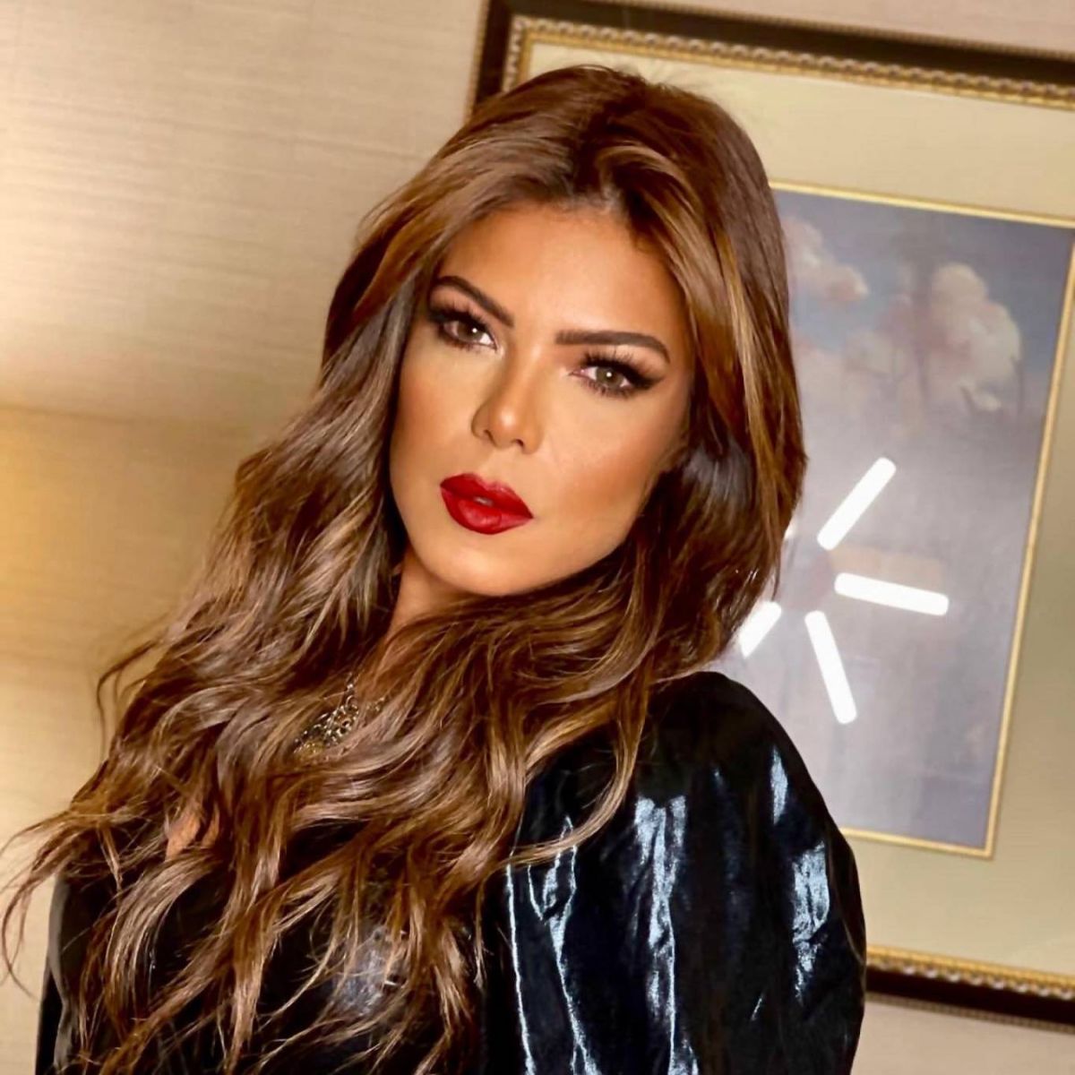 ناهد السباعي توّجه رسالة مؤثرة لمنة شلبي في عيد ميلادها