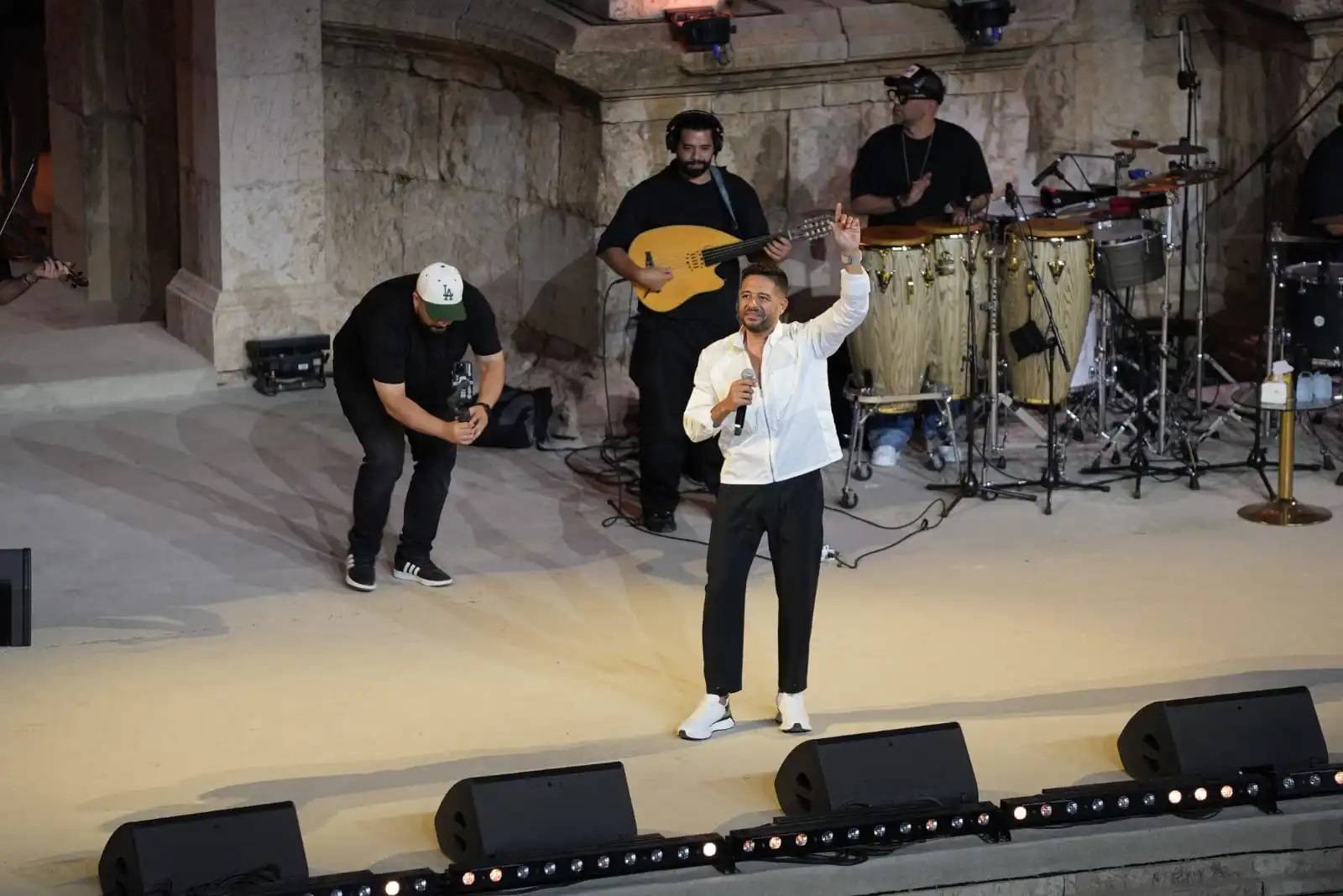 محمد حماقي على مسرح جرش
