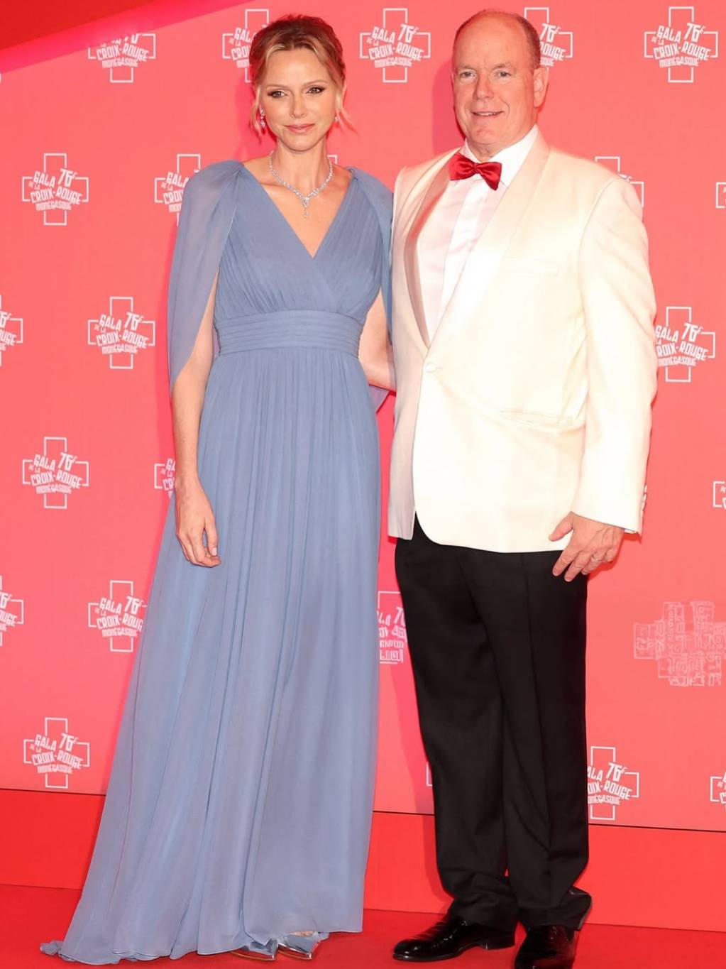 الأميرة شارلين تبرع في تنسيق الألوان الباستيلية الهادئة