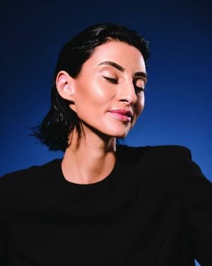 تألّقي هذا الصيف مع الهايلايتر الجديد من بنفت Glow-La-La!