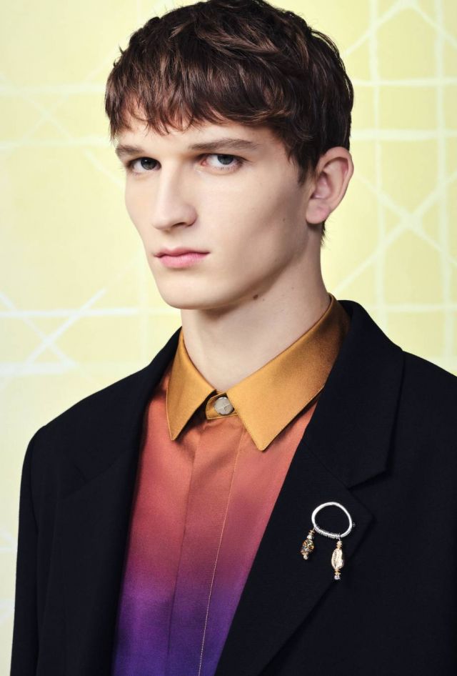 OR MEN'S FALL 2025 DIOR AND LEWIS HAMILTON CAPSULE - DETAILS BY KENNY GERME OR MEN'S FALL 2025 DIOR AND LEWIS HAMILTON CAPSULE - DETAILS BY KENNY GERME