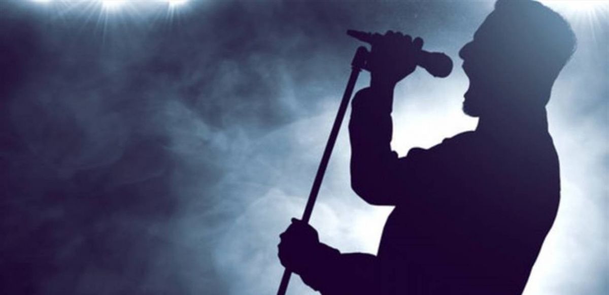 مطرب مصري يطالب بإلغاء المنصات وعودة الكاسيت