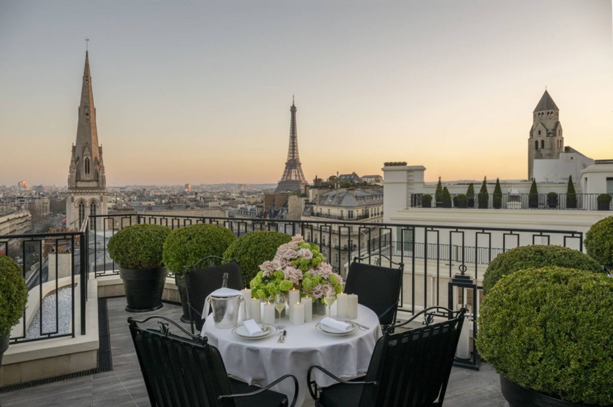 إقامات فورسيزونز الفاخرة هذا الصيف