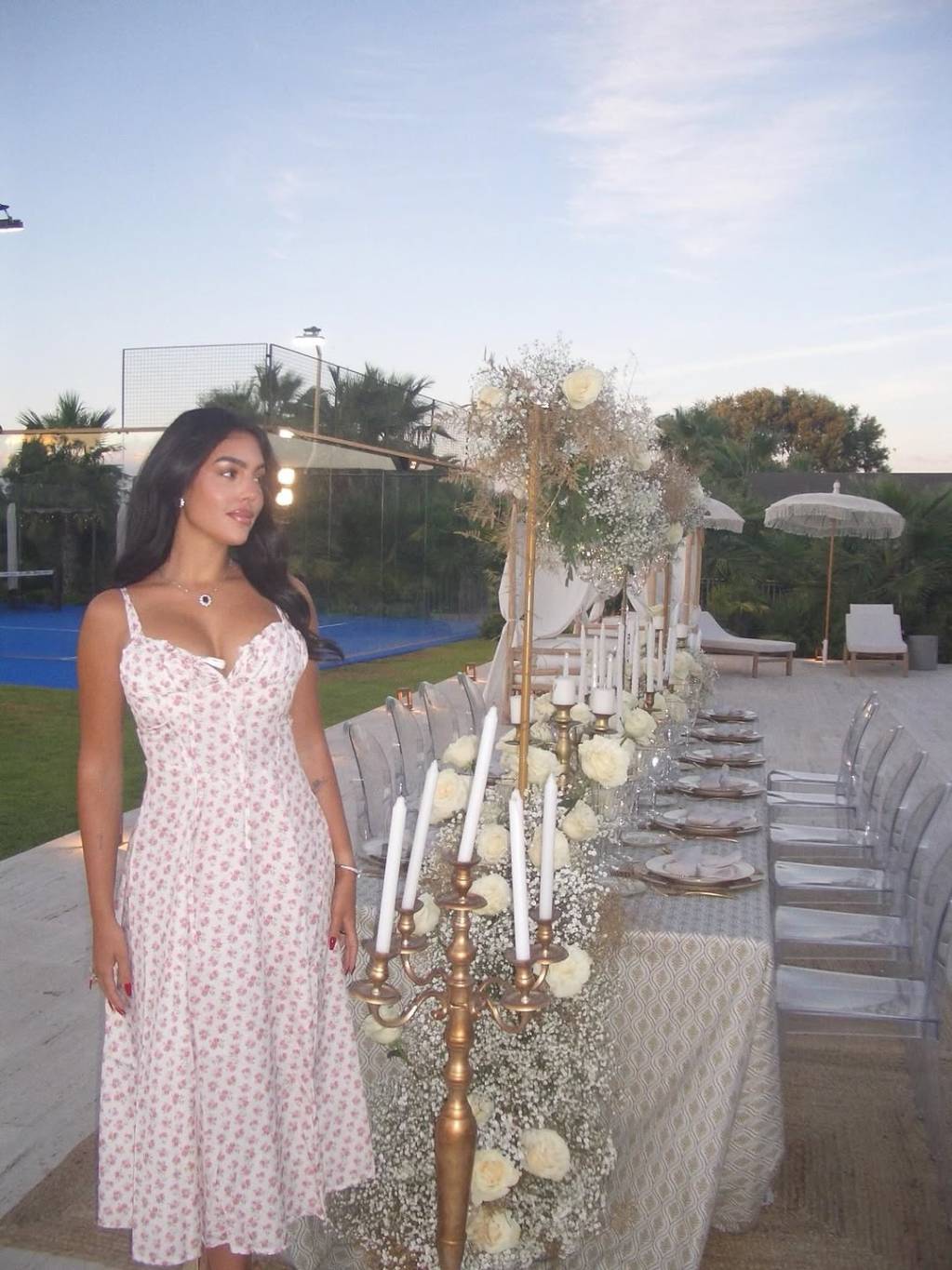 تألقي بأسلوب جورجينا رودريغيز البسيط هذا الصيف