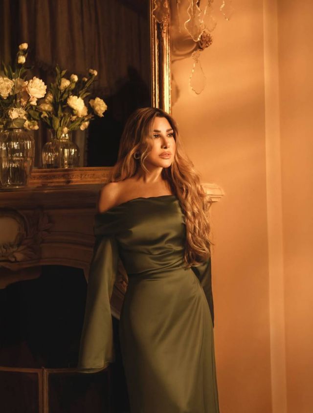 نجوى كرم ترقص وتغني في حفل زفاف ابن شقيقها (فيديو)