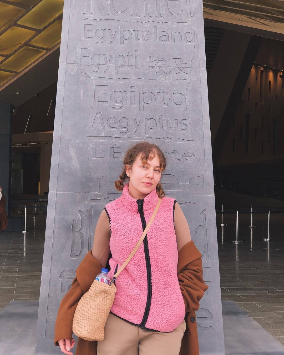 بعد تساقط شعرها... ما هو مرض الفنانة رحمة حسن؟