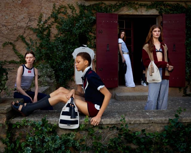 إحياء الماضي بلمسة سينمائية Miu Miu Upcycled بإبداع  Catherine Martin