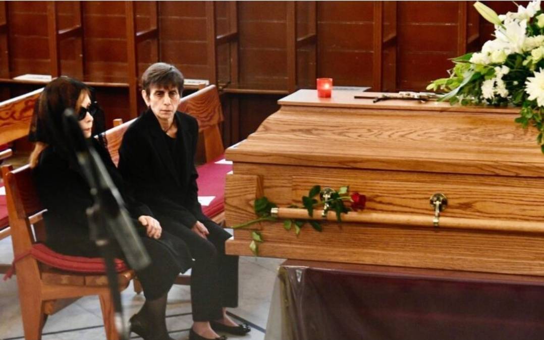 النجوم يواسون السيدة فيروز برحيل ابنها زياد الرحباني