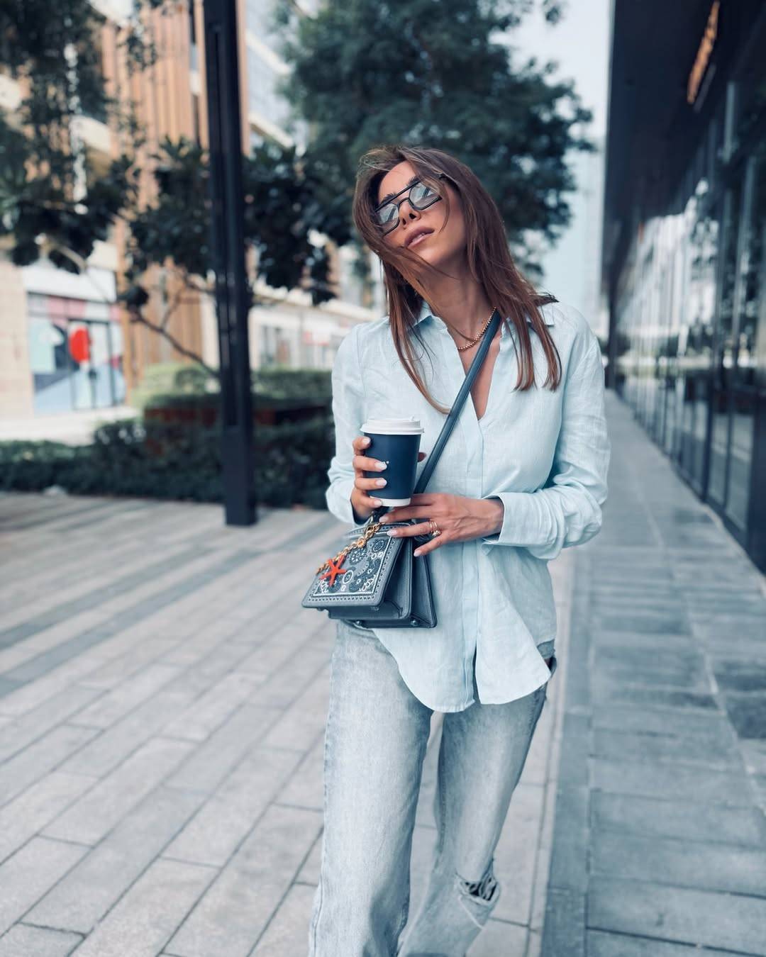 دانييلا رحمة بعد الزواج: أسلوب ناضج ومتجدد في عالم الموضة