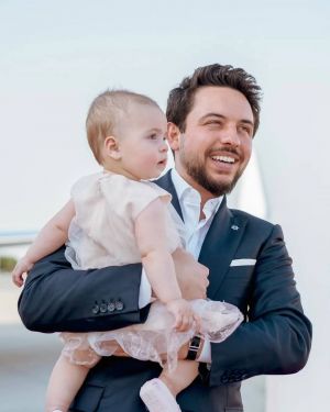 الأمير الحسين بن عبد الله الثاني يحتفل بعيد ميلاد ابنته بصورة خاصة