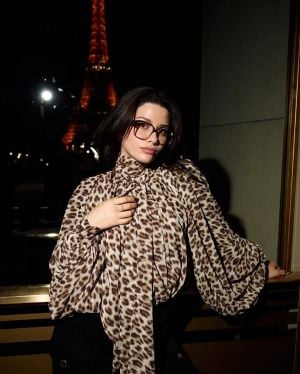 سينتيا خليفة في المستشفى بعد تعرضها لوعكة صحية مفاجئة