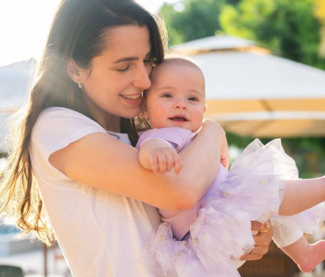 الأميرة رجوة بإطلالة باللون الأبيض 