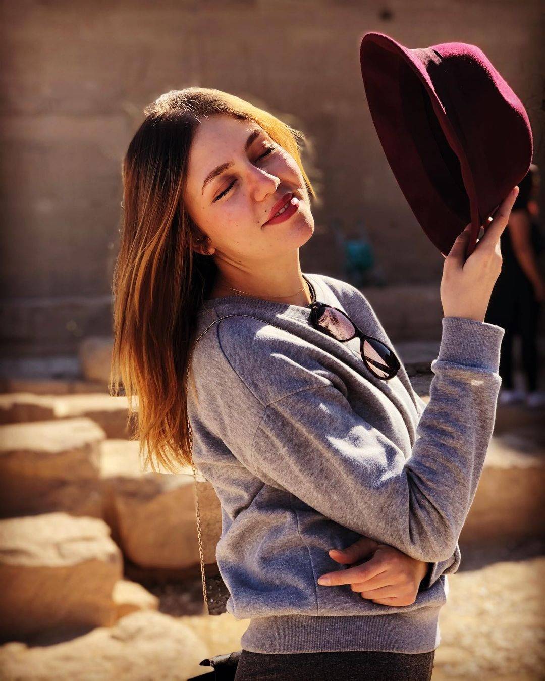 بعد تساقط شعرها.. رحمة حسن تتعرض لإصابة جديدة