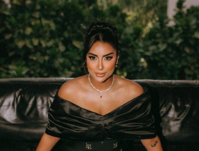 جوري بكر تشنّ هجوماً على الأمهات بسبب المربيات (فيديو)