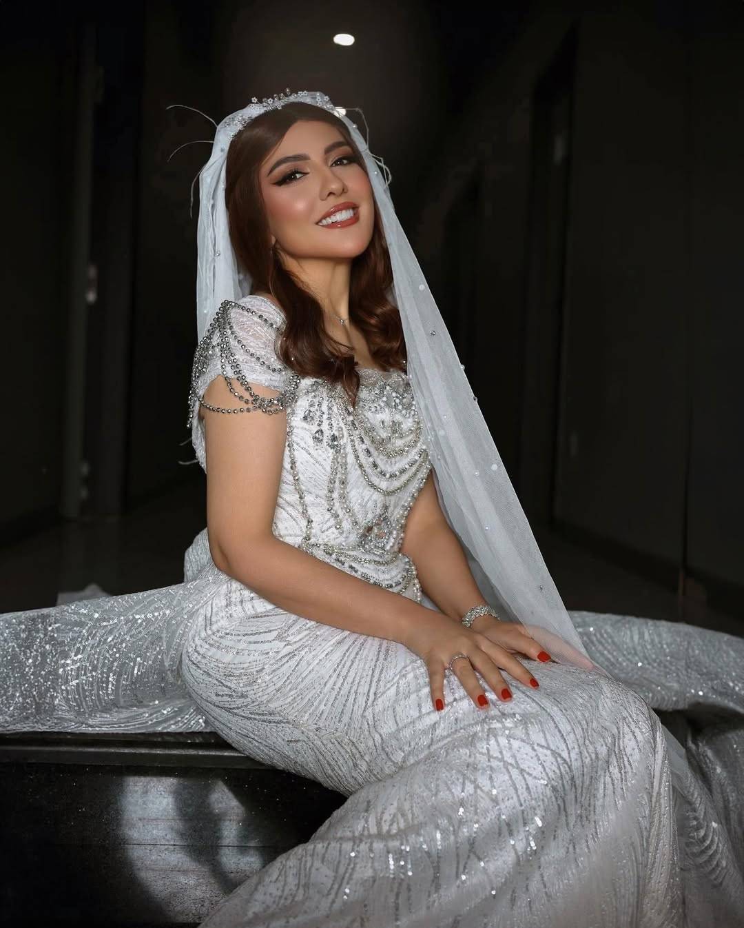 مي كساب تعلن عن أحدث أغانيها وتثير الخلاف بين الجمهور