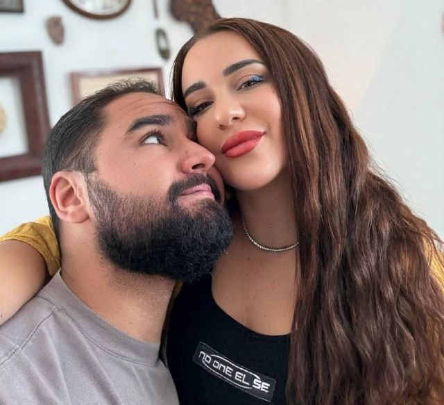 رسالة من أسما شريف منير إلى زوجها... تكشف رومنسيتها