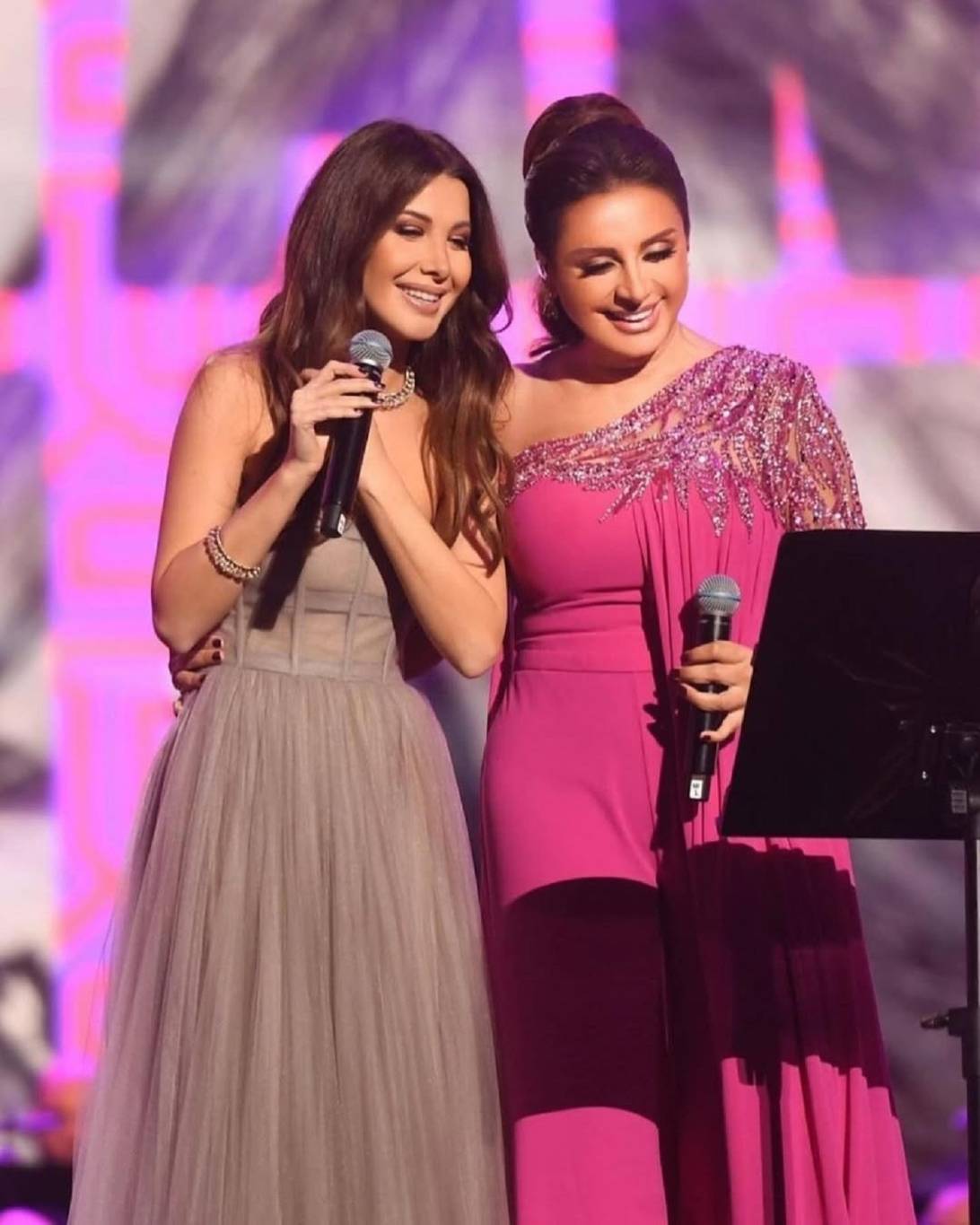 نانسي عجرم تدعم أنغام بعد أزمتها الصحية