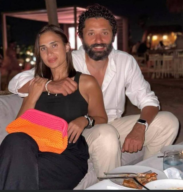 جدل كبير بسبب تعليقات النجوم على صورة كريم محمود عبدالعزيز وزوجته