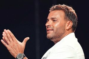 رامي صبري يحيي حفلاً غنائياً في جنوب مصر