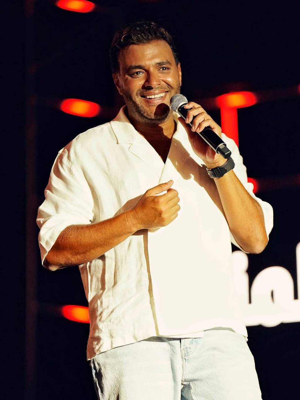 رامي صبري يحيي حفلاً غنائياً في جنوب مصر