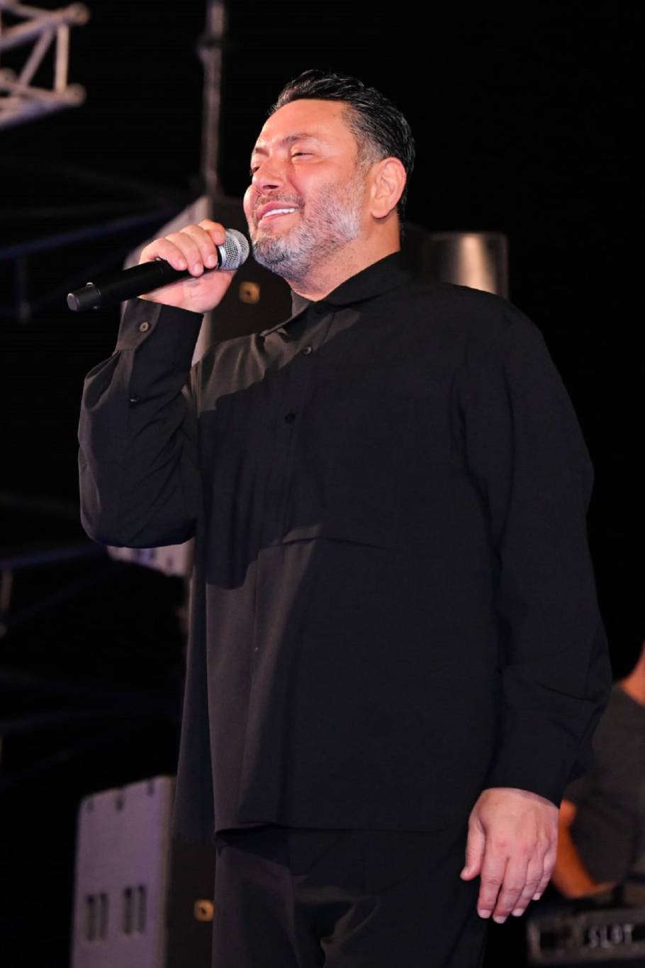 زياد برجي يرفع شعار كامل العدد في حفله بالساحل الشمالي (صور)